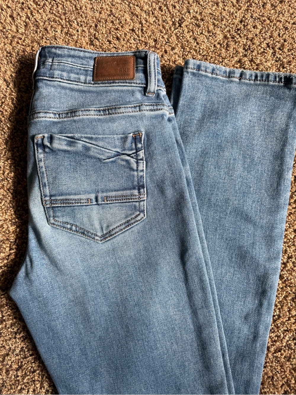 Women’s BKE Buckle Payton Mid-Rise Straight Jeans-Size 27x32 Light Distressing